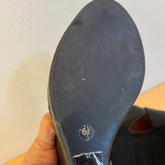 Platform Wedge Sandals - Picture 13 of 15